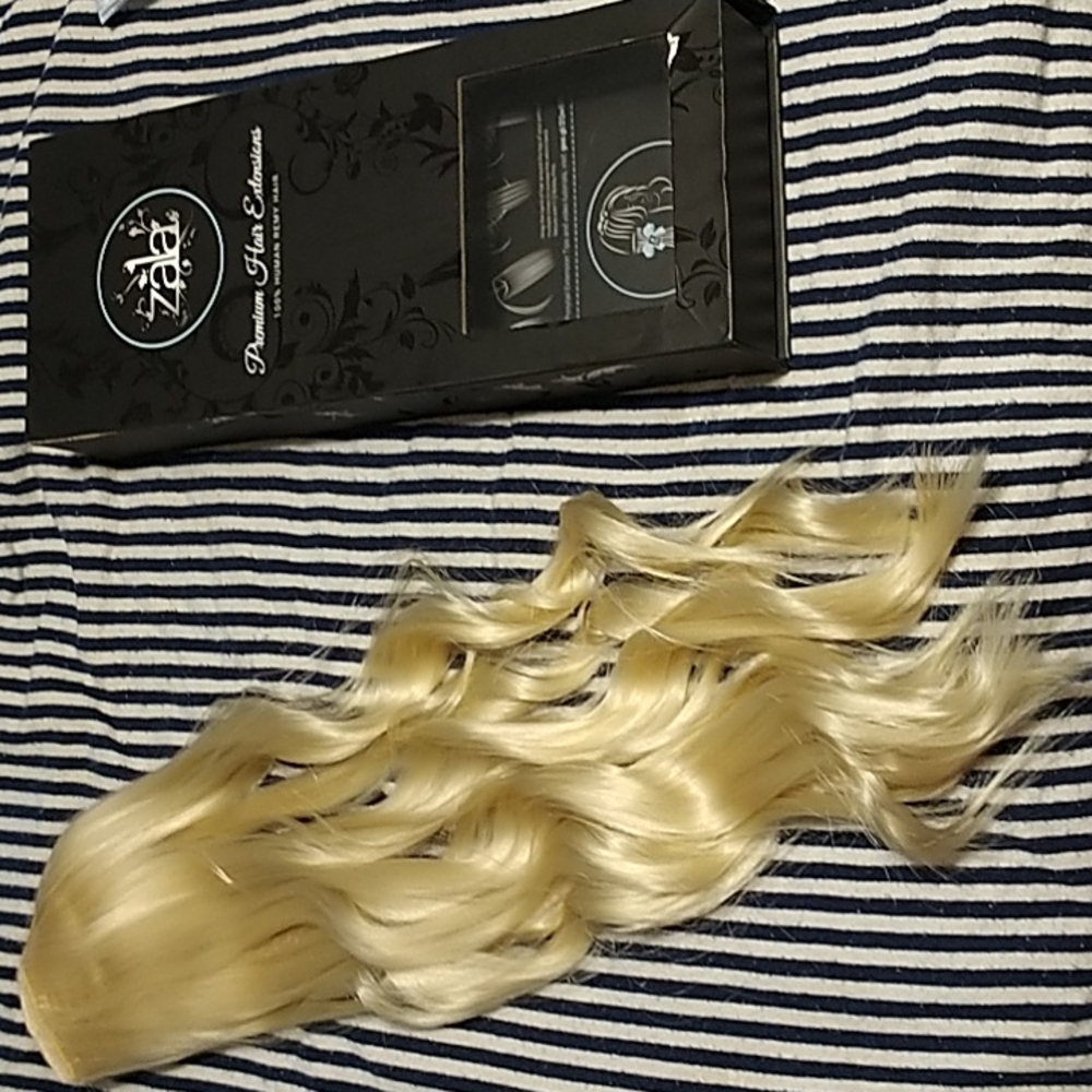Zala high quality ponytail extension (can be heat styled).